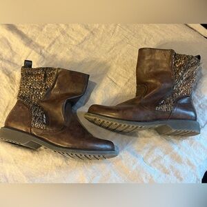 Muk Luks Women's Karlie Boots in dark brown- size 10